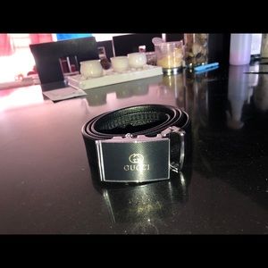 Men’s Gucci black belt